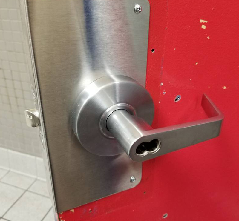 Skilled Everett commercial locksmith in WA near 98203